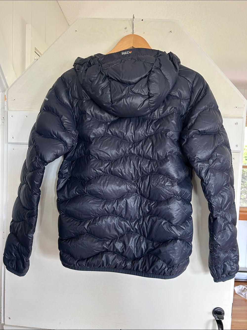 Peak Performance Lightweight Jacket - Picture 2 of 8
